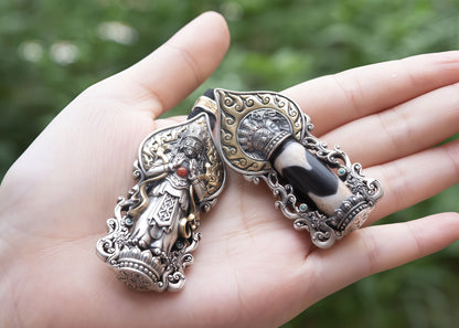 Buddha Trace Tibetan Tashi Dzi Bead pendant Buddha Trace