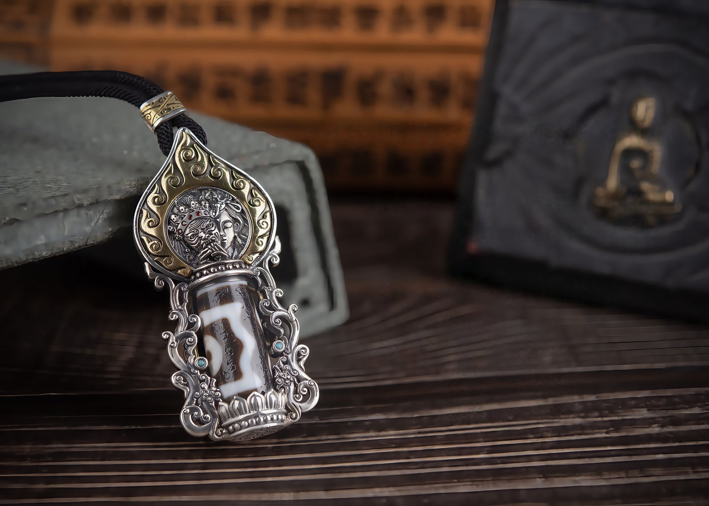 Buddha Trace Tibetan Tashi Dzi Bead pendant Buddha Trace