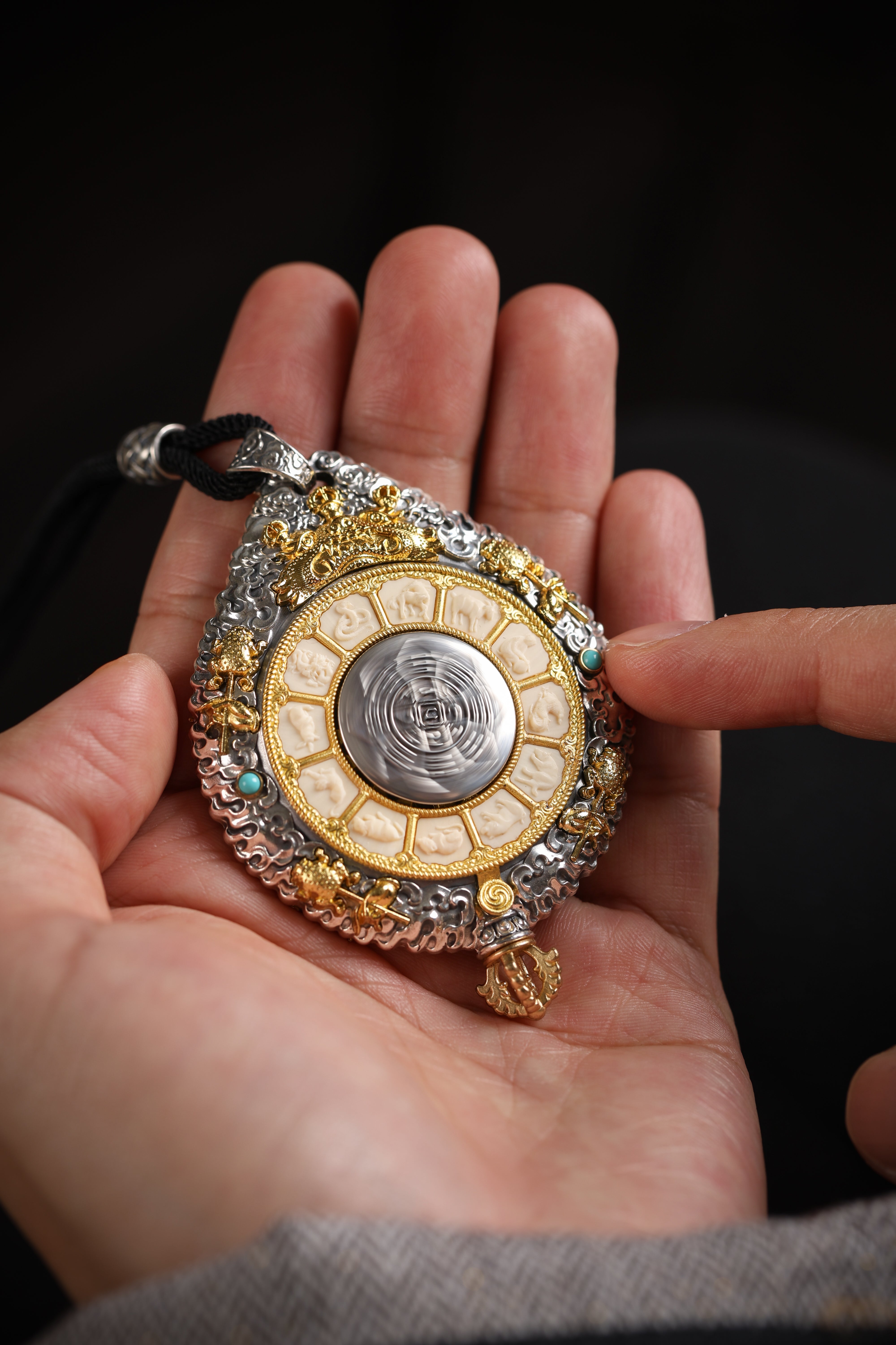 Buddha Trace Tibetan Mammoth Ivory Gawu Pendant Buddha Trace