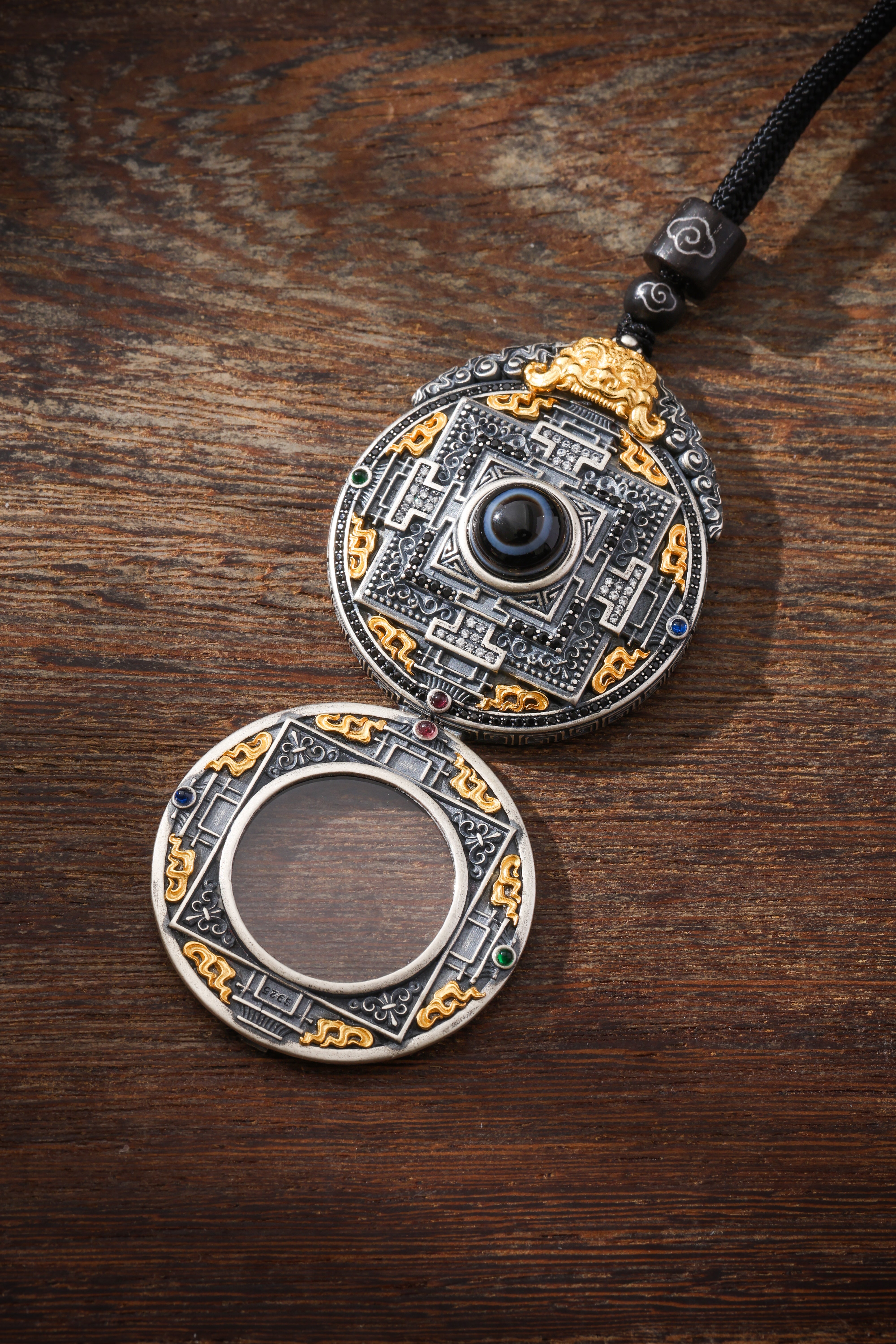 Buddha Trace Tibetan Mandala Dzi Gawu Pendant Buddha Trace