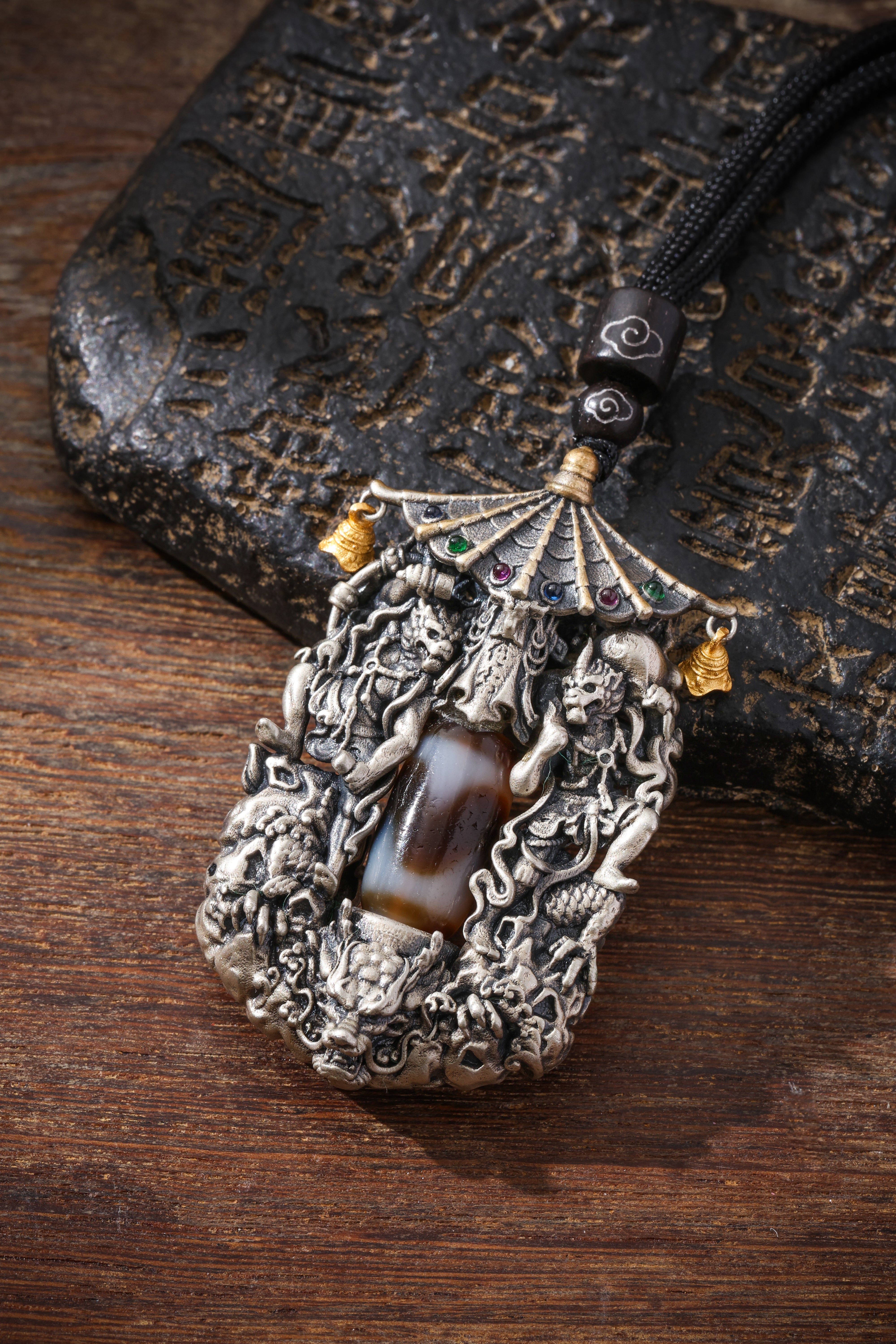 Buddha Trace Tibetan Wind Thunder Dzi Pendant Buddha Trace